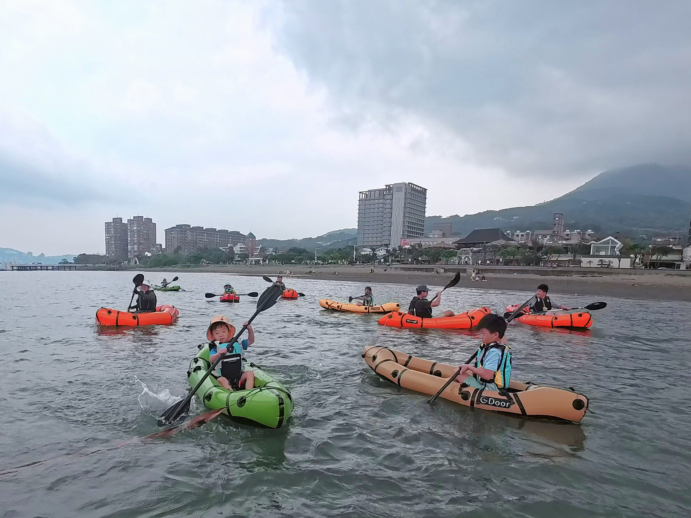可隨時靠岸、下船站起來，小孩更能勇敢嘗試
