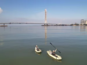 新北八里水上活動｜背包艇城市漂流體驗｜近距離探索淡江大橋