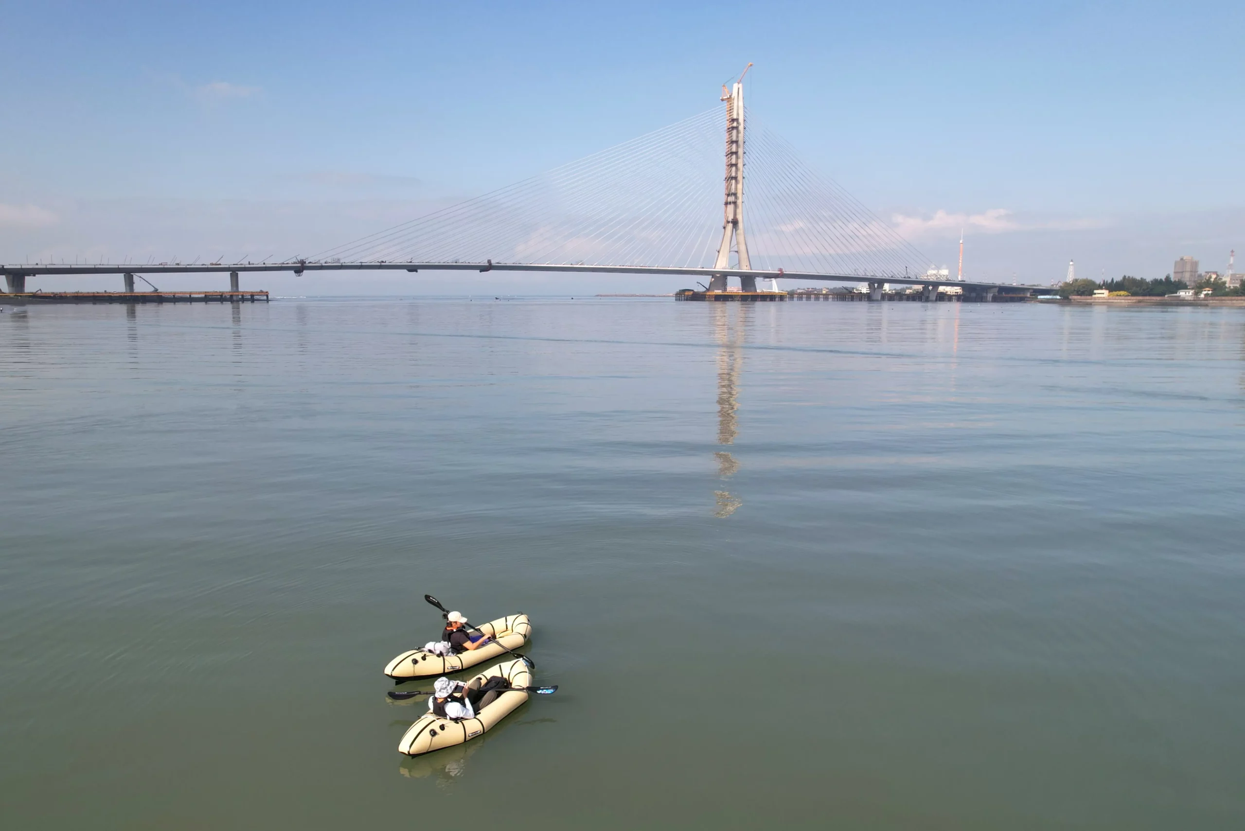 新北八里水上活動|背包艇城市漂流體驗|近距離探索淡江大橋 2 bali-packrafting-danjiang-bridge-tour-2