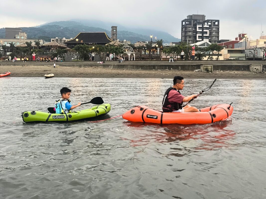 中間一條繩子牽起來2